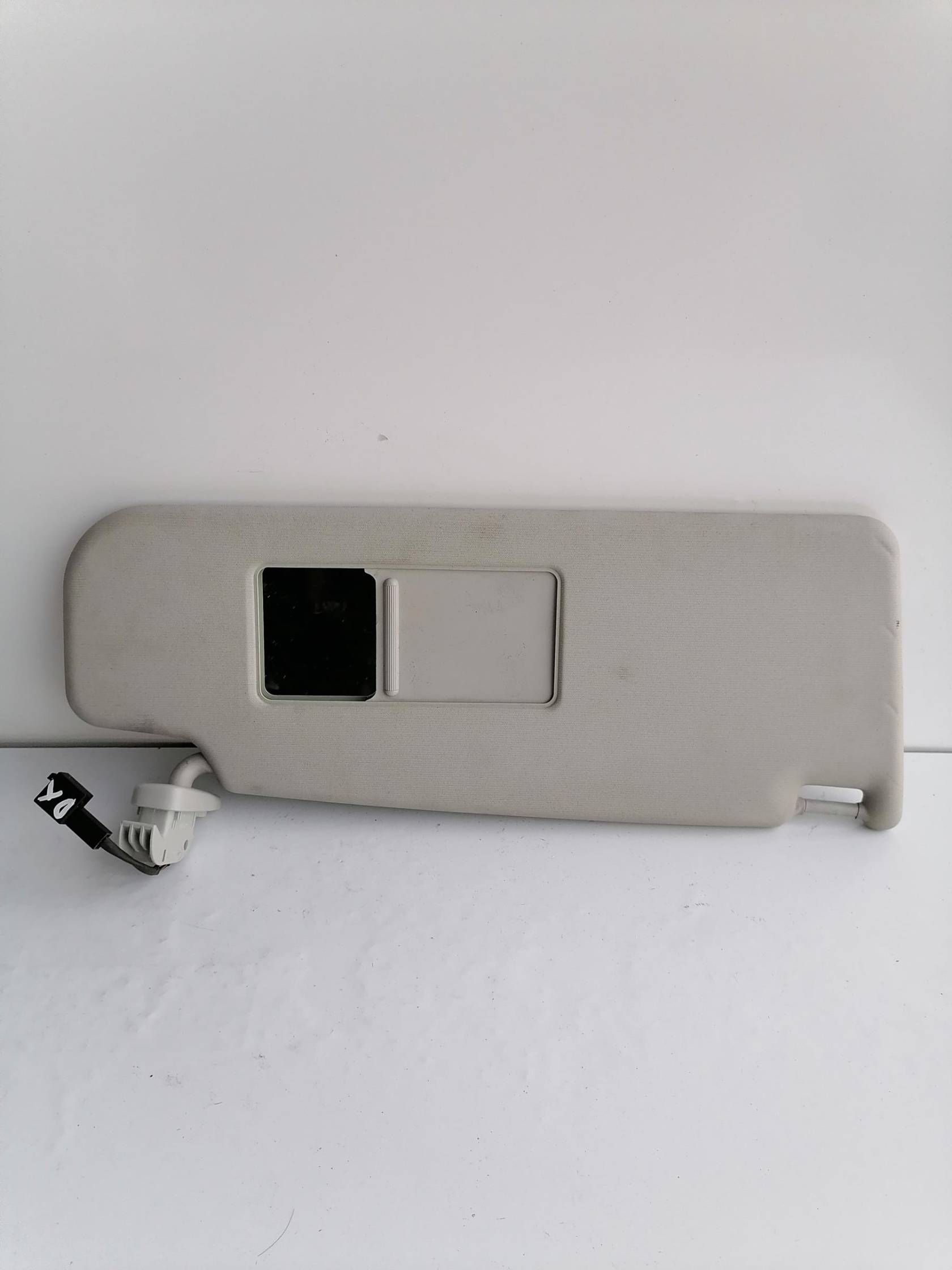 Aletta parasole parabrezza dx.